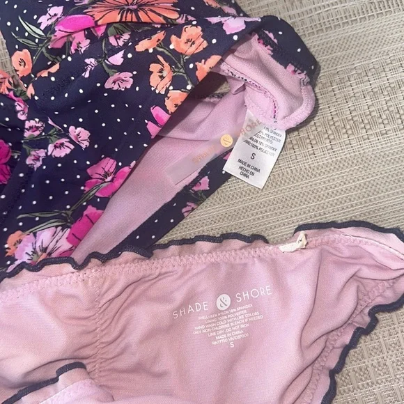 Juniors/women’s floral bikini- small - Picture 2 of 4